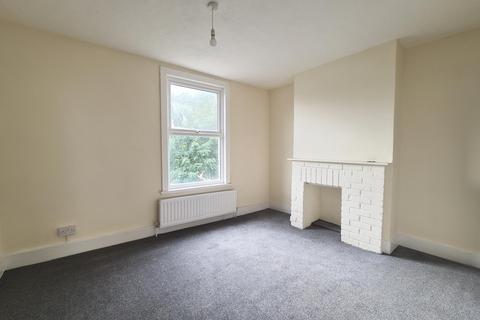 3 bedroom terraced house to rent, Thorold Road, Chatham, ME5