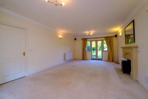 5 bedroom detached house to rent - Bolingbroke Place, Higham Ferrers