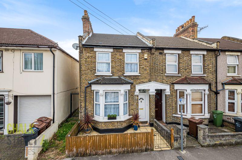 Kenneth Road Chadwell Heath Rm6 3 Bed End Of Terrace House £425 000