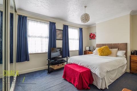 66 Kenneth Road, Romford, RM6 6LP