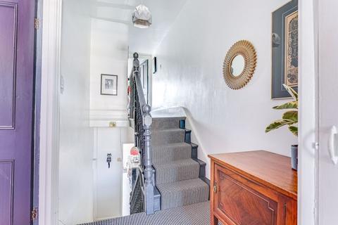 24a Thistlewaite Road, London, E5 0QQ