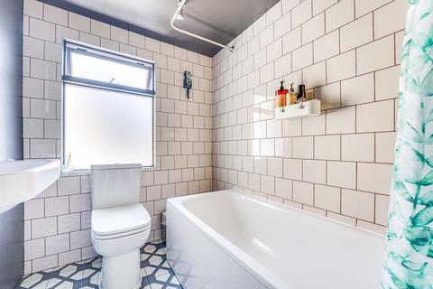 24a Thistlewaite Road, London, E5 0QQ