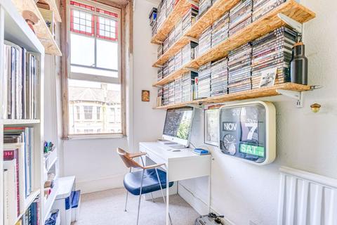24a Thistlewaite Road, London, E5 0QQ