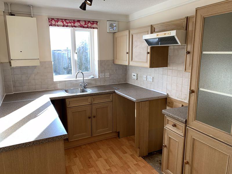 Ellan Hay Road, Bristol 3 bed semidetached house £1,350 pcm (£312 pw)