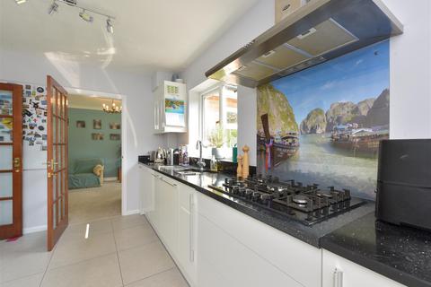 28 Gleneagles Drive, Sutton Coldfield, B75 6UN