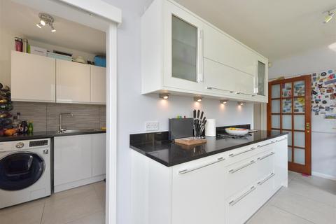28 Gleneagles Drive, Sutton Coldfield, B75 6UN