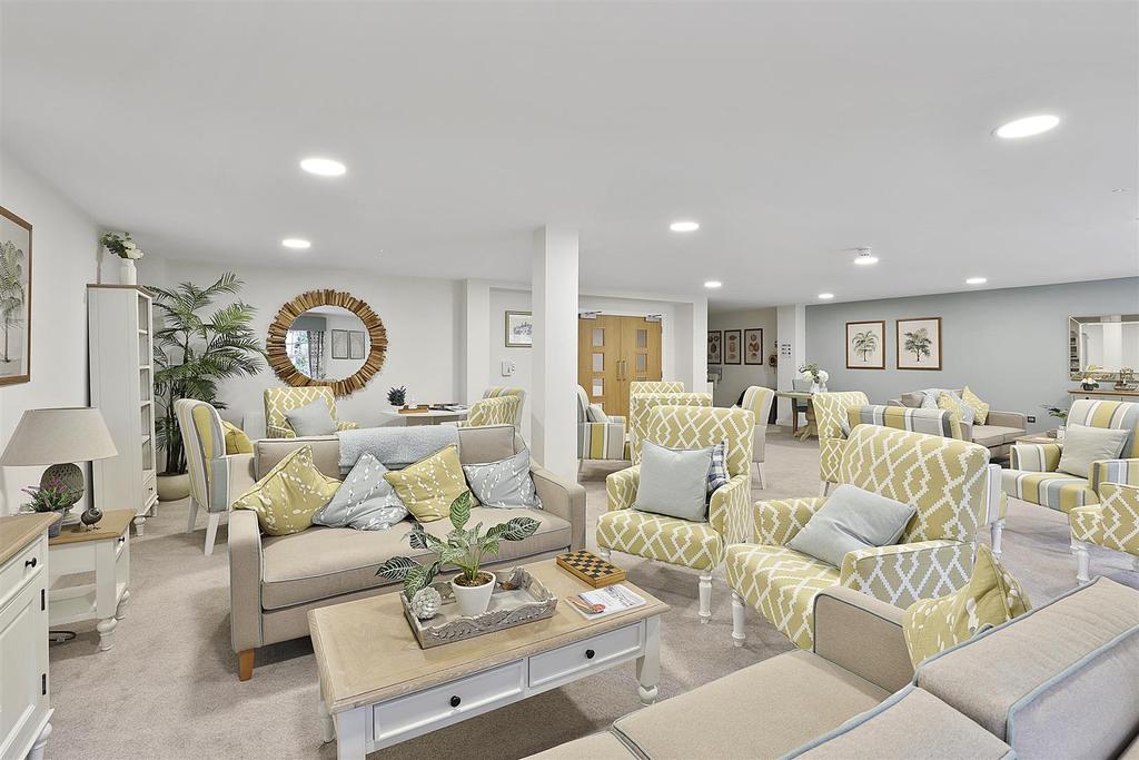 Beaumaris Court communal lounge.JPG