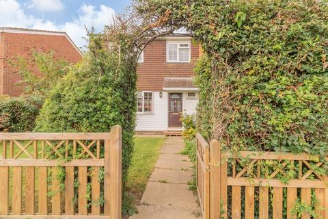 16 The Oval, Wood Street Village, Guildford, GU3 3DH