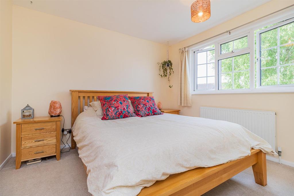 16 The Oval-The-Oval-Guildford-semi-detached-house