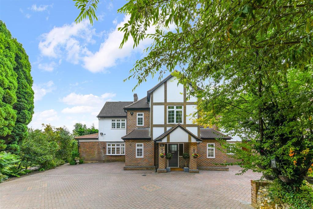 Hollymeoak Road, Coulsdon 5 bed detached house £1,500,000