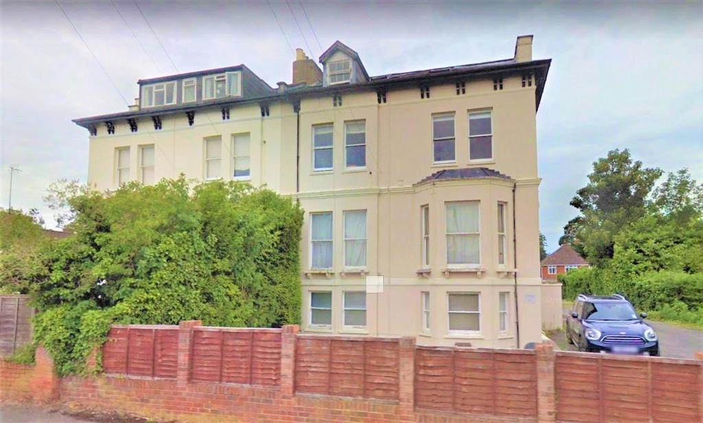 Church Road, Cheltenham 2 bed ground floor flat £900 pcm (£208 pw)