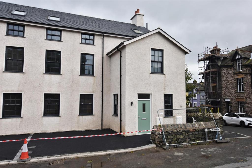 Lodge Terrace, BroughtonInFurness 4 bed semidetached house £430,000