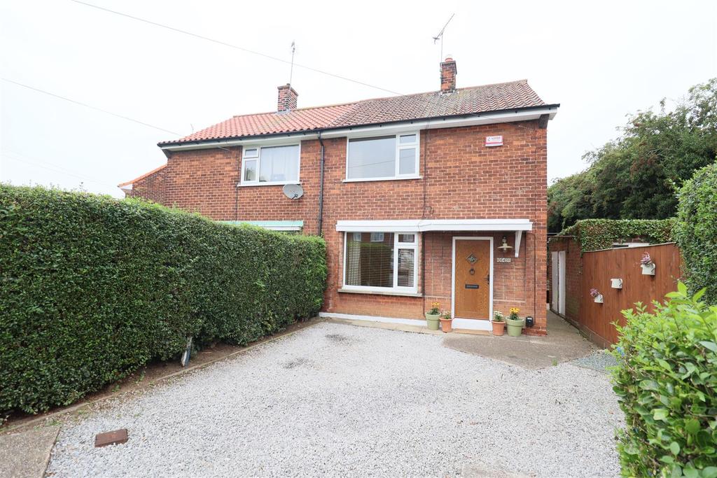Kirkham Close, Hessle 2 bed semidetached house £150,000