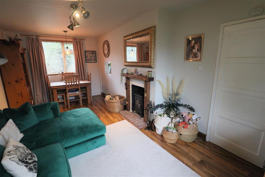Kirkham Close, Hessle 2 bed semidetached house £150,000