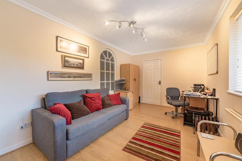 8477978-interior10.jpg