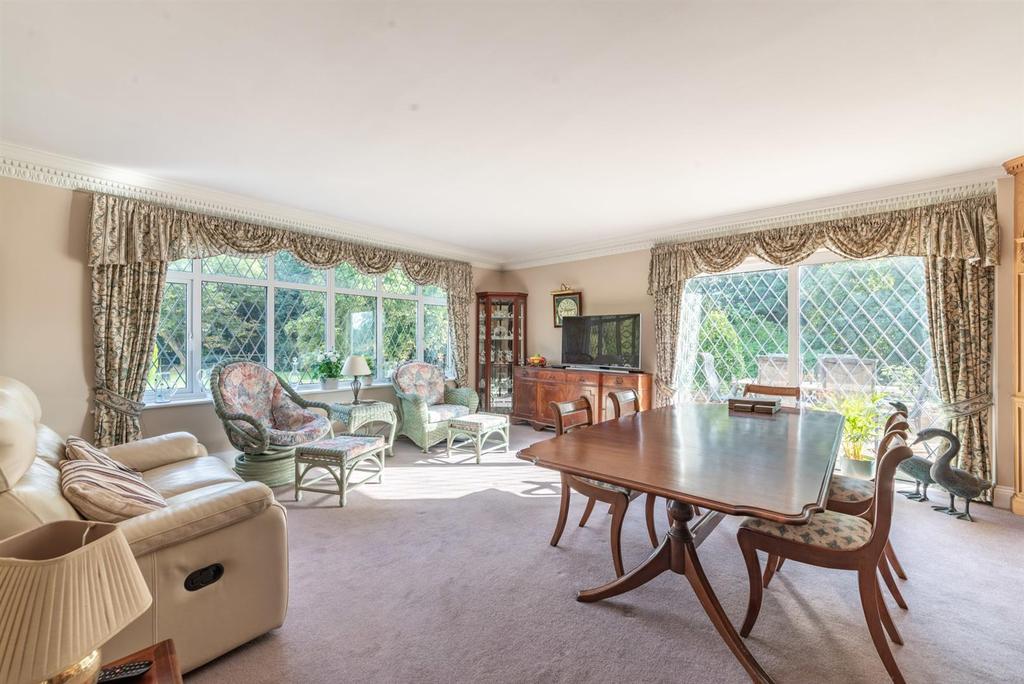 8477978-interior01.jpg