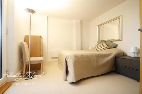 2 bedroom flat to rent, Axis Court, SE16