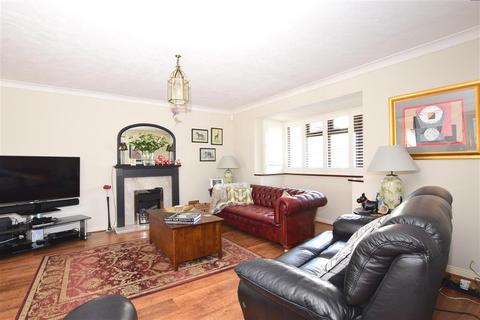 11 Honeypot Close, Rochester, ME2 3DU