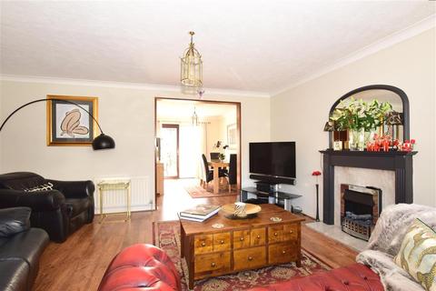 11 Honeypot Close, Rochester, ME2 3DU