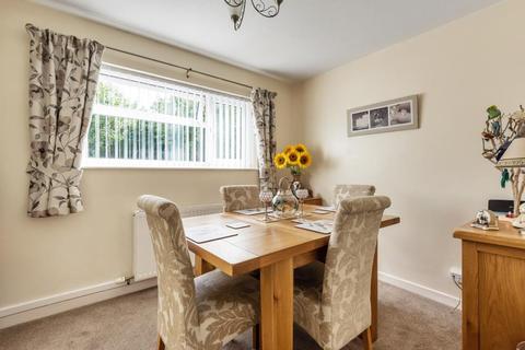 35 Holcombe Drive, Llandrindod Wells, LD1 6DN