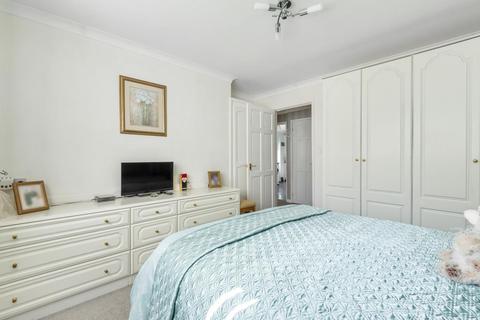 35 Holcombe Drive, Llandrindod Wells, LD1 6DN