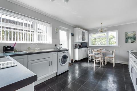 35 Holcombe Drive, Llandrindod Wells, LD1 6DN