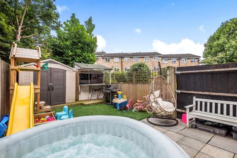 22 Ullswater Close, Bromley, BR1 4JF