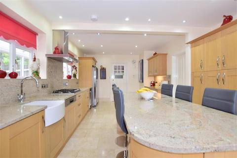 Sunningdale Green Lane, Temple Ewell, Dover, CT16 3AR