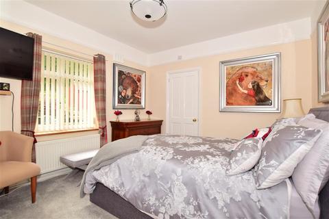 Sunningdale Green Lane, Temple Ewell, Dover, CT16 3AR