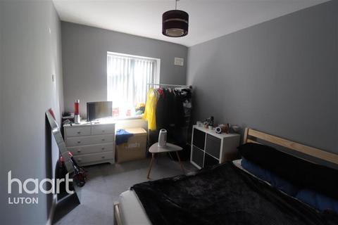 1 bedroom flat to rent, Park Court, Clarendon Road, Luton
