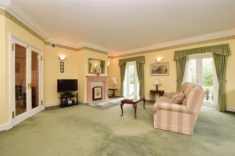 2 bedroom ground floor flat for sale - Batts Hill, Reigate, Surrey