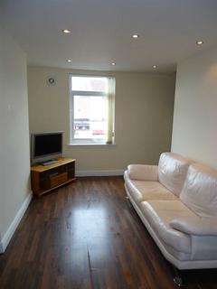 2 bedroom flat to rent, St Marys Road, Garston