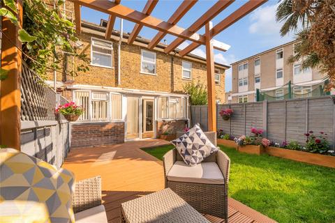 15 Parsonage Street, London, E14 3DB