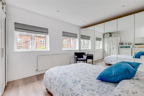 69 Chiswick Road, London, W4 5RE