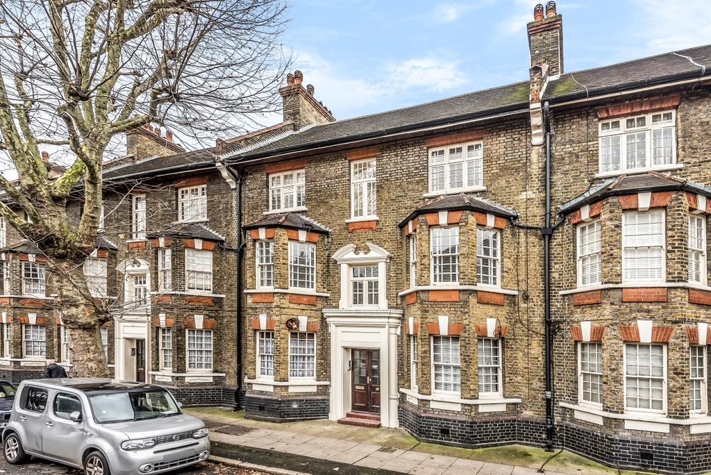 Merrow Street Walworth SE17 3 bed apartment £2,100 pcm (£485 pw)