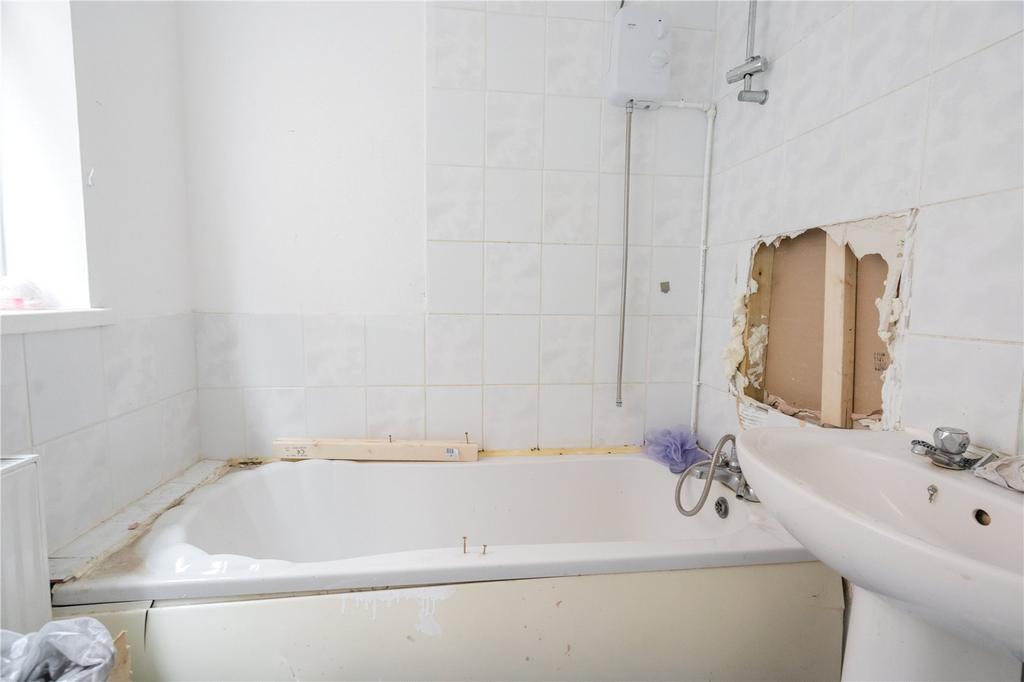 Flat 2 Bathroom