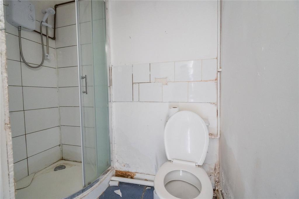 Flat 2 Shower