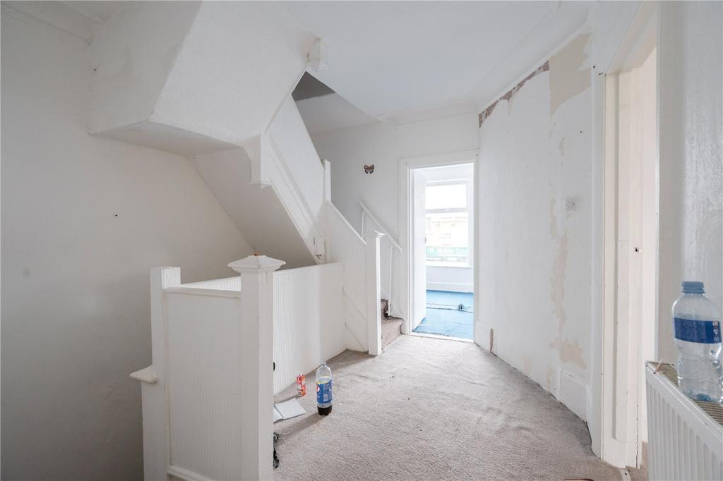 Flat 1 Landing