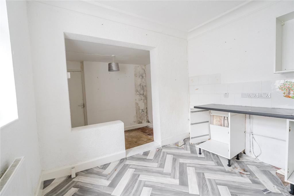 Flat 1 Kitchen