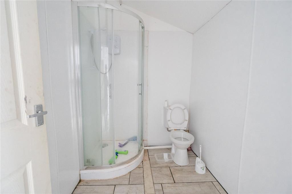 Commerical Shower