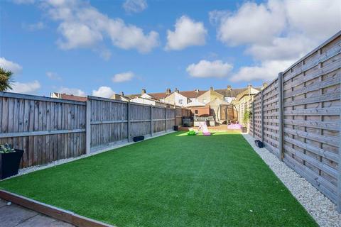 10 Hurst Road, Erith, DA8 3EG