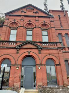 Studio to rent, Jubilee Drive, Liverpool