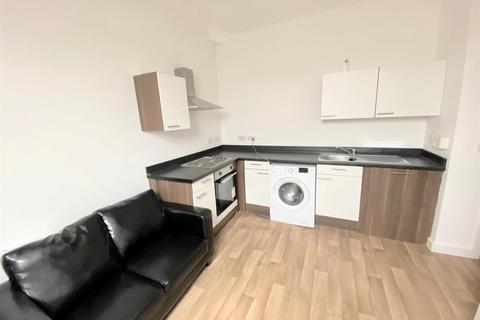 Studio to rent, Jubilee Drive, Liverpool