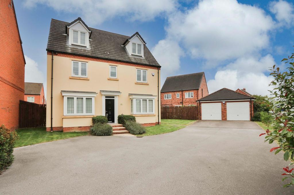 Windsor Park, Kingswood, Hull, East... 5 bed detached house £330,000