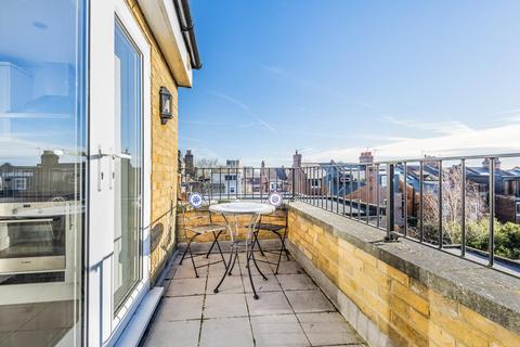 Flat 2, 53 Tottenham Lane, London, N8 9BD