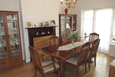 14 Springfield Mount, London, NW9 0SL