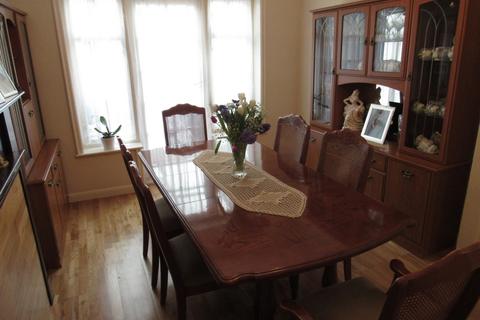14 Springfield Mount, London, NW9 0SL