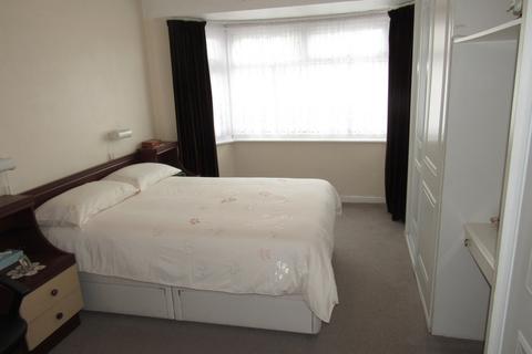 14 Springfield Mount, London, NW9 0SL