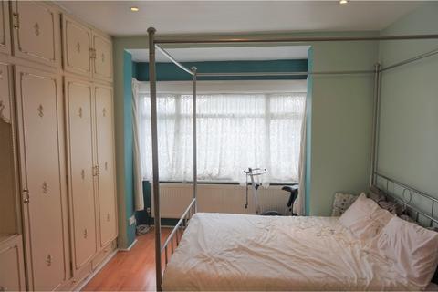 29 Wood Lane, London, NW9 8DU