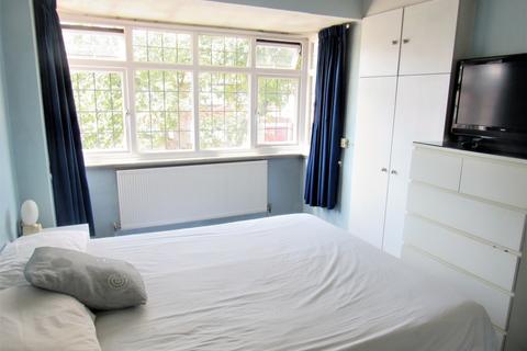 17 Hughes Road, Hayes, UB3 3AN